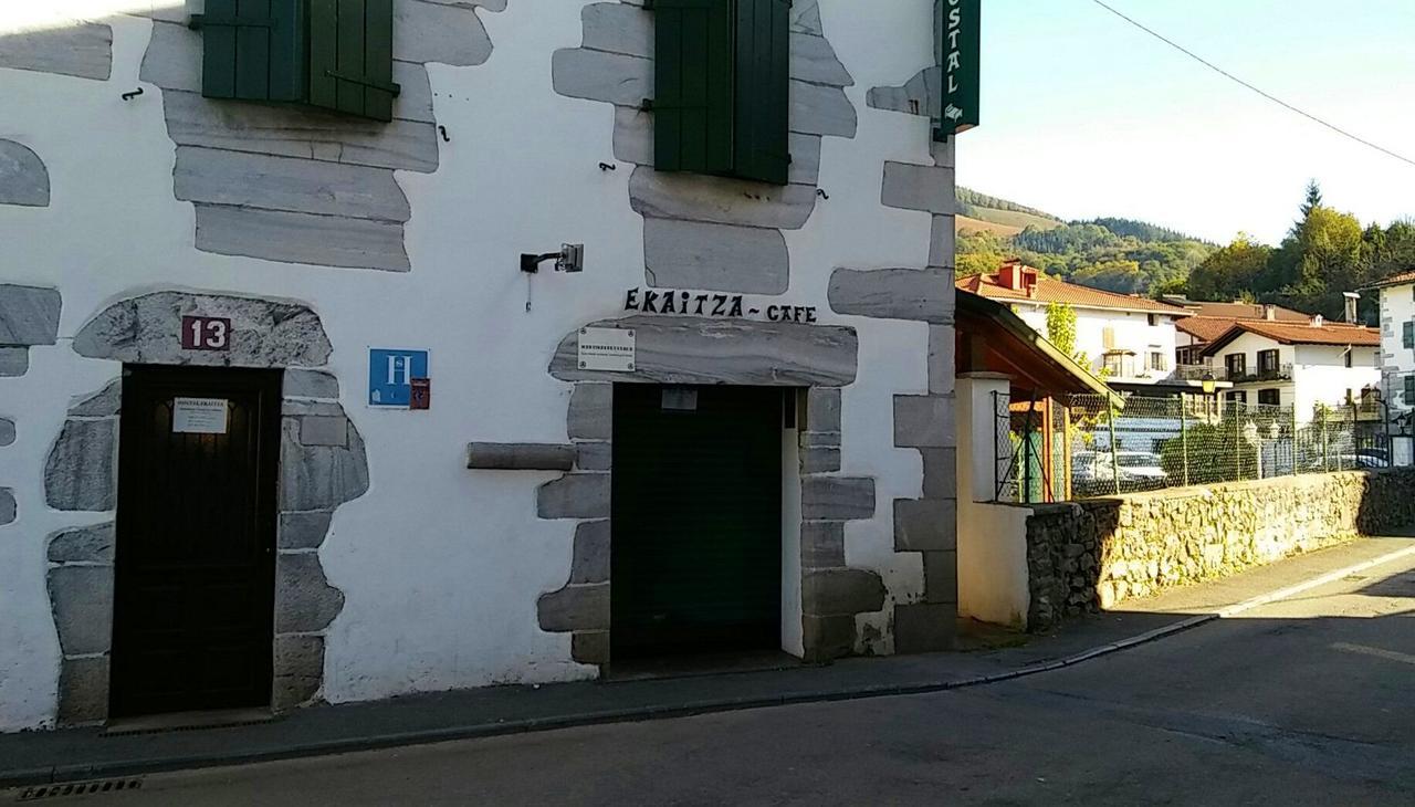 Hostal Ekaitza Lesaka Exterior photo
